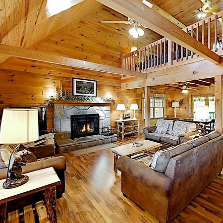 Villa Mountain Lion's Tales à Gatlinburg Extérieur photo