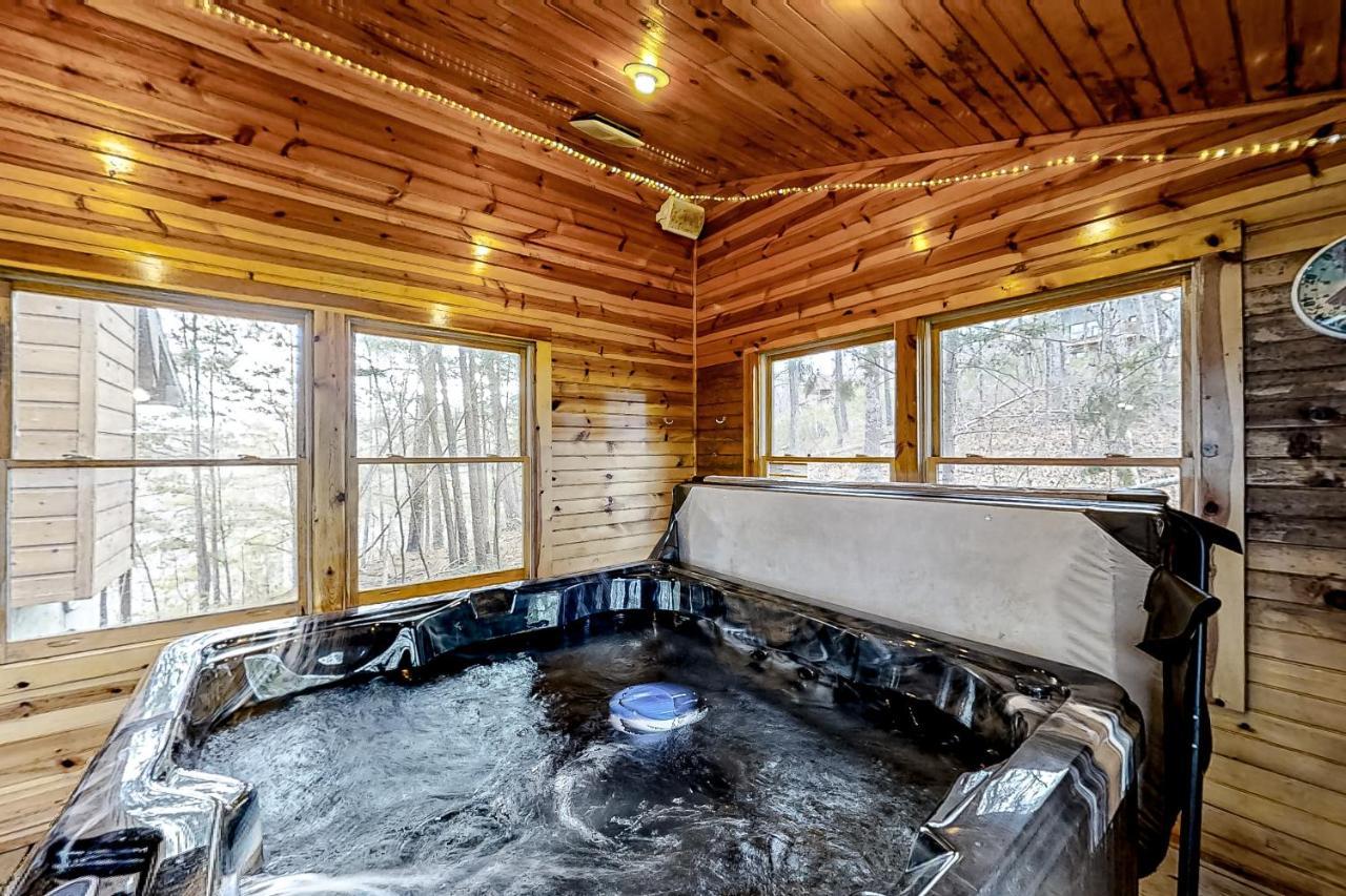 Villa Mountain Lion's Tales à Gatlinburg Extérieur photo