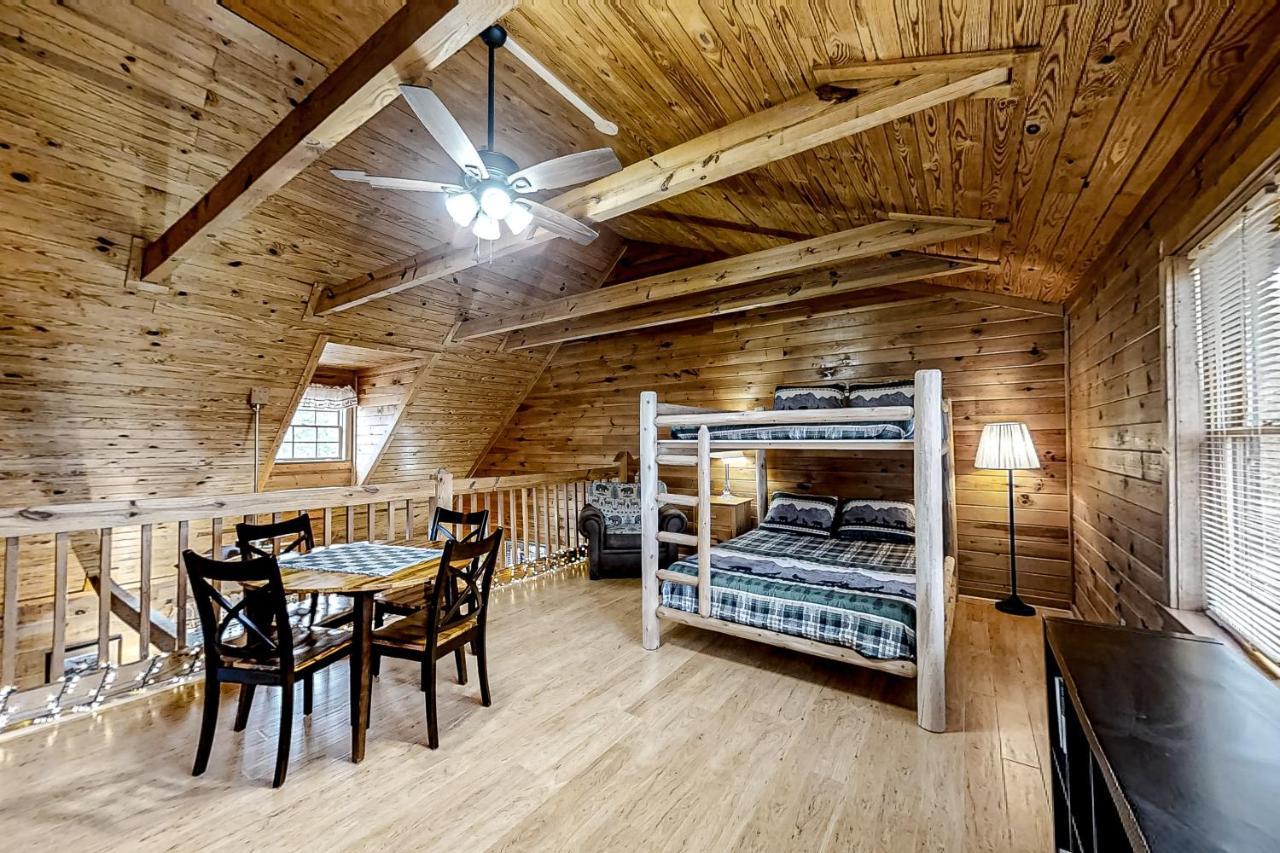 Villa Mountain Lion's Tales à Gatlinburg Extérieur photo