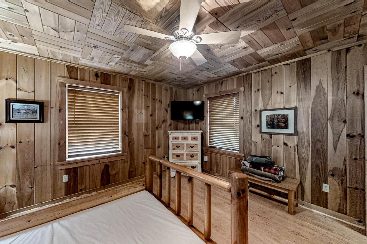 Villa Mountain Lion's Tales à Gatlinburg Extérieur photo