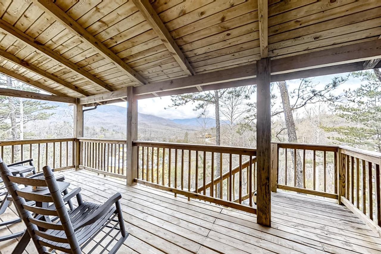 Villa Mountain Lion's Tales à Gatlinburg Extérieur photo