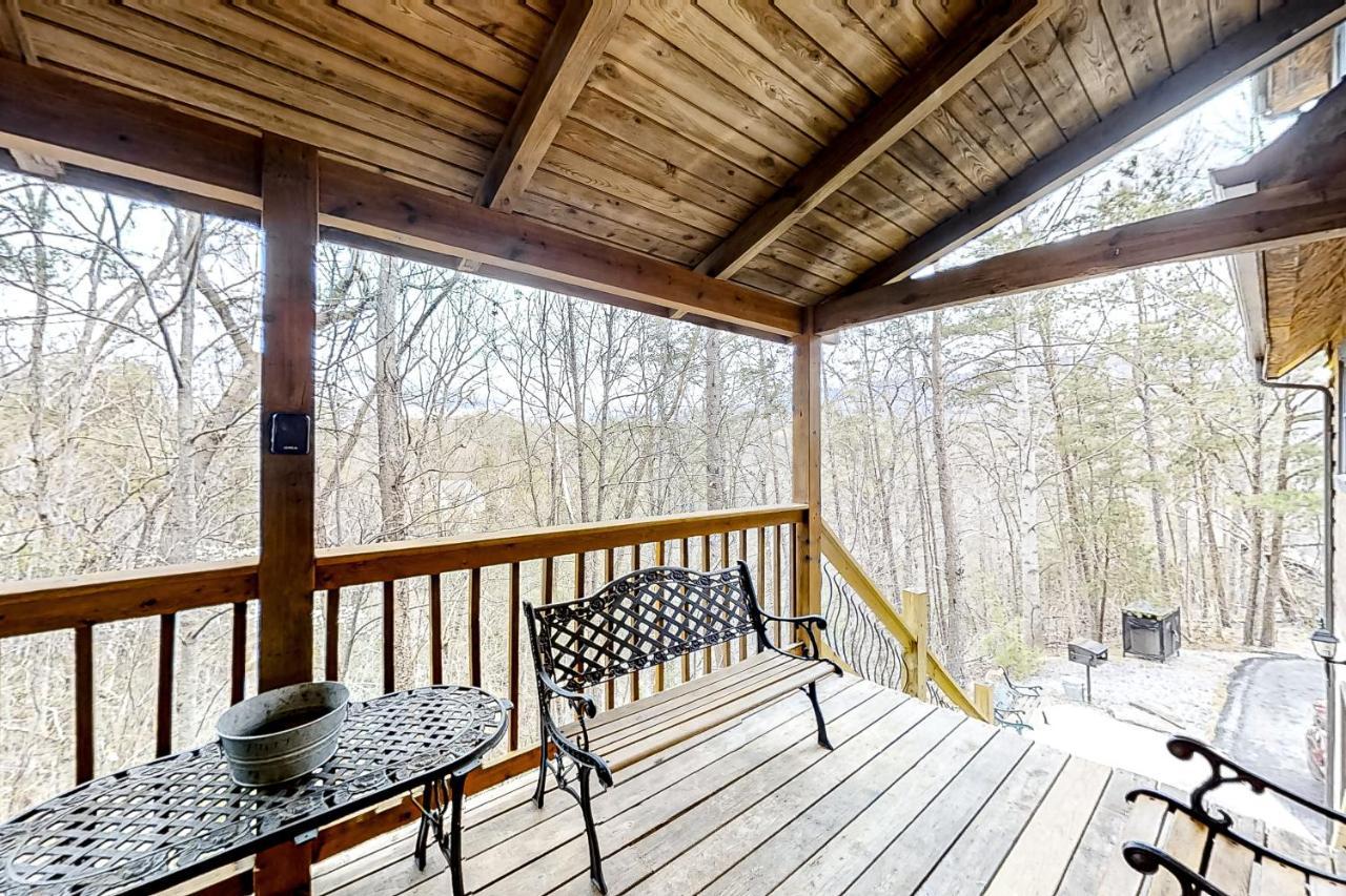 Villa Mountain Lion's Tales à Gatlinburg Extérieur photo