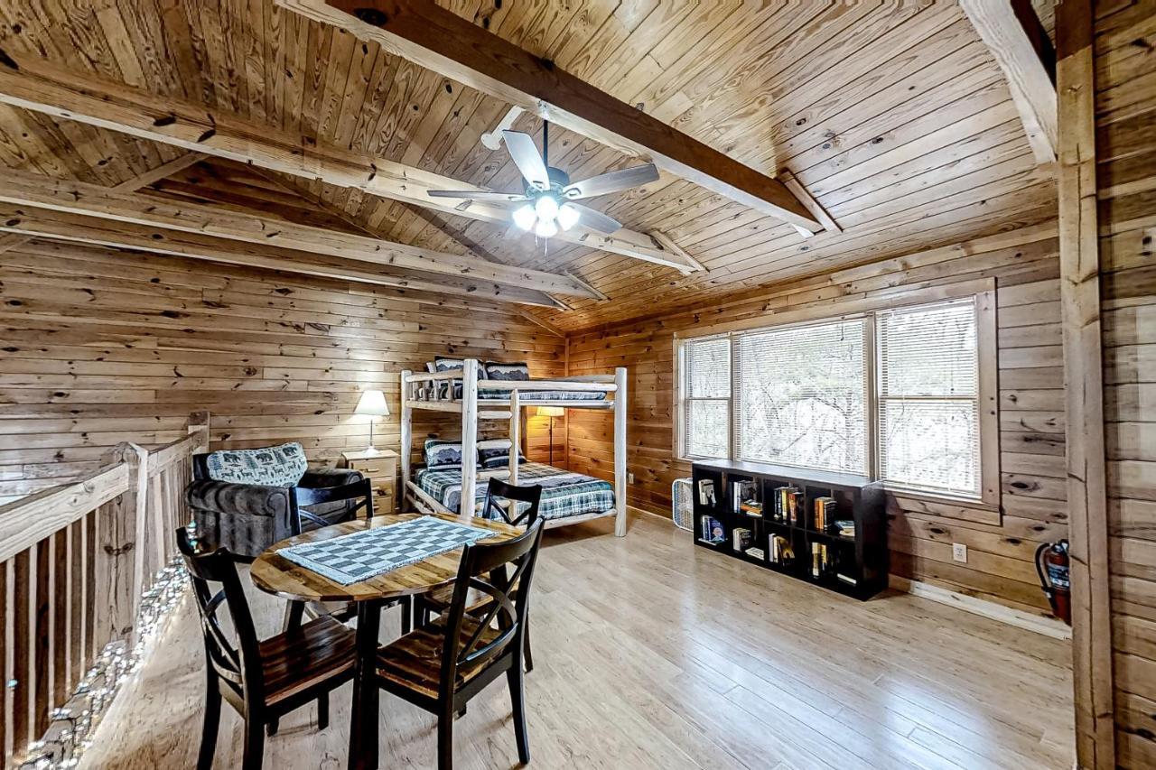 Villa Mountain Lion's Tales à Gatlinburg Extérieur photo