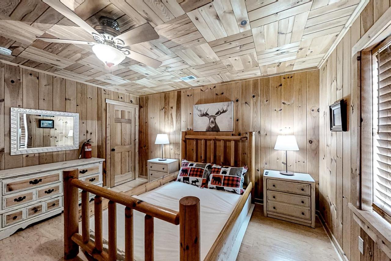 Villa Mountain Lion's Tales à Gatlinburg Extérieur photo