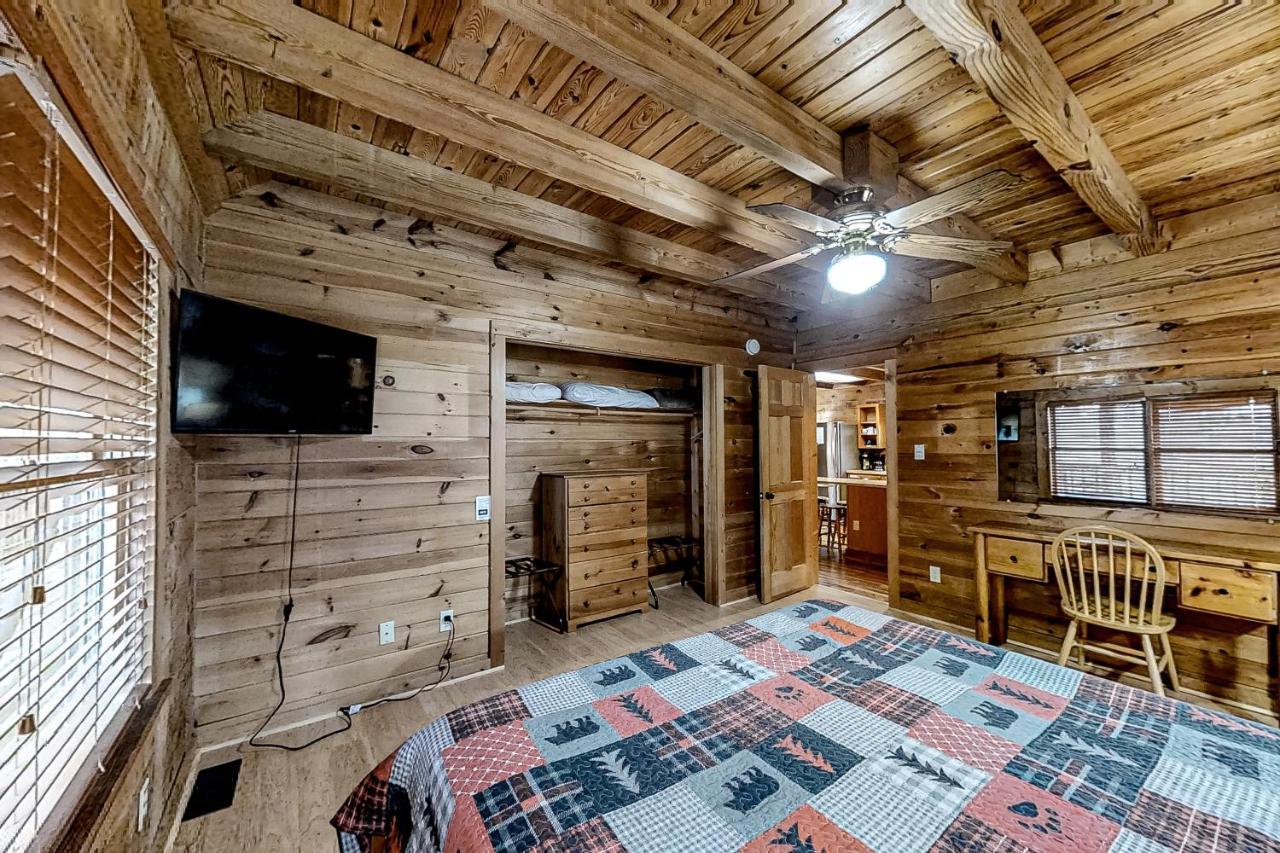 Villa Mountain Lion's Tales à Gatlinburg Extérieur photo
