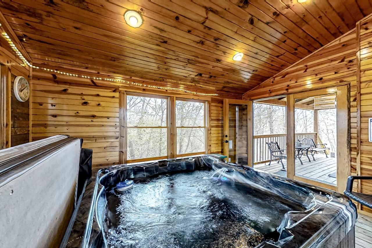 Villa Mountain Lion's Tales à Gatlinburg Extérieur photo