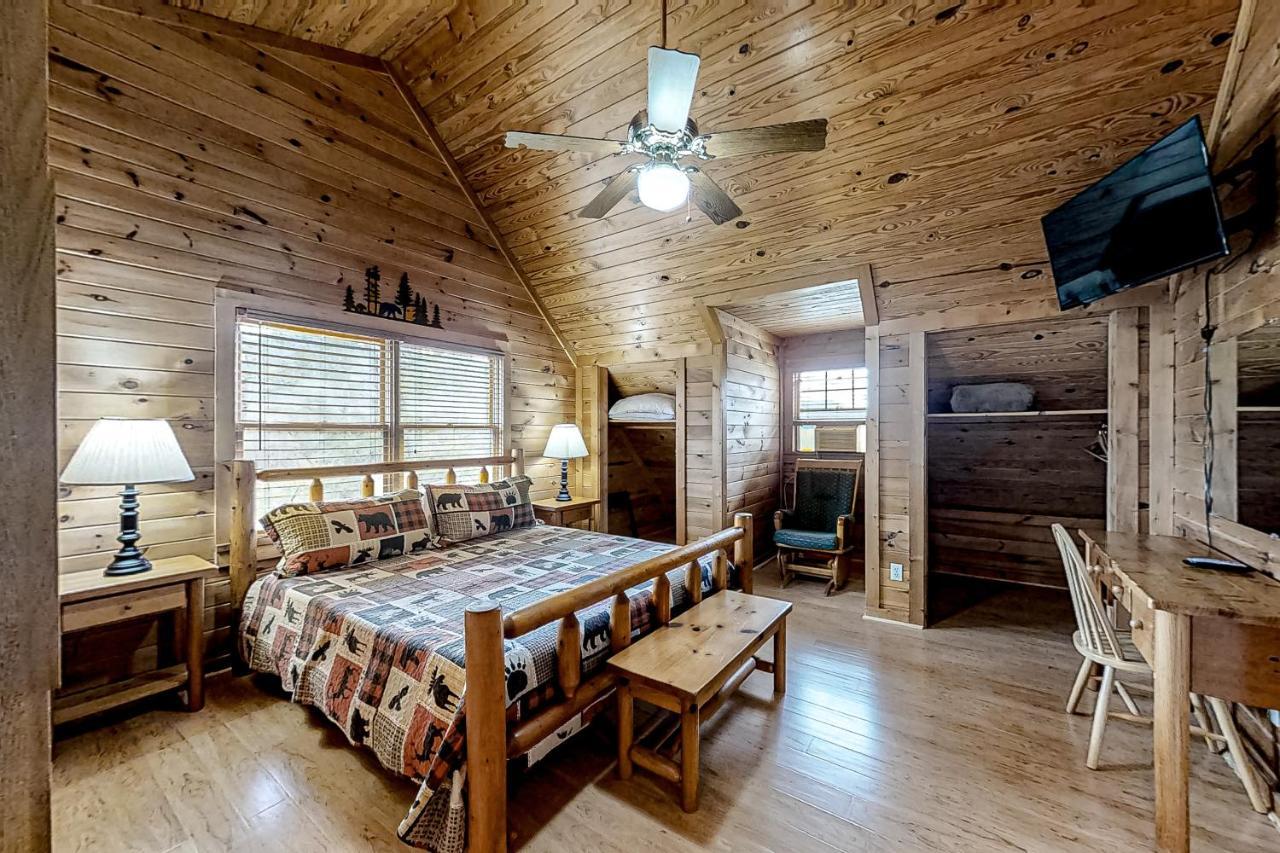 Villa Mountain Lion's Tales à Gatlinburg Extérieur photo